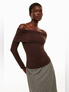 EUC Aritzia Wilfred Carole Longsleeve Off-Shoulder Long Sleeve Top/Brown/Size S